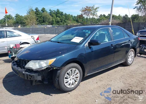 2014 Toyota Camry Le z USA, uszkodzony, nr VIN 4T4BF1FK2ER402576